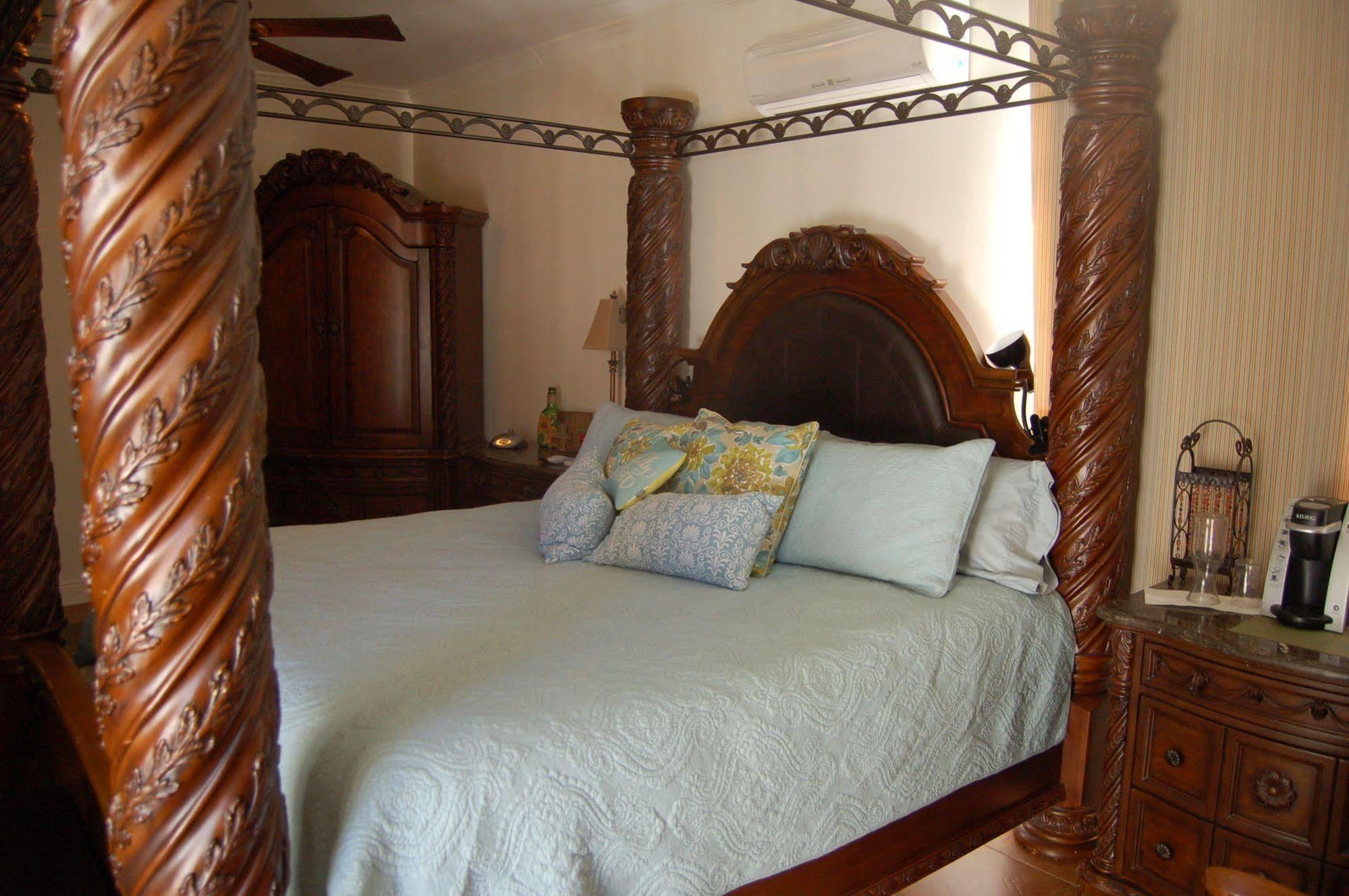 Tux Creek Inn Biloxi Bagian luar foto