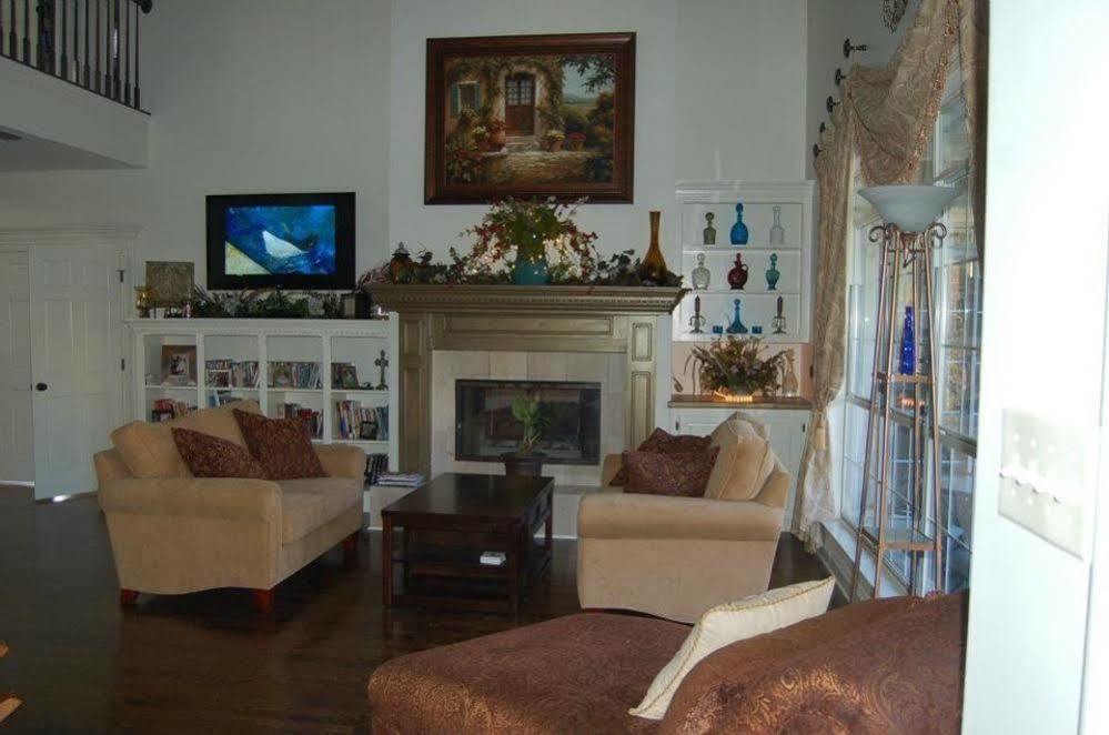 Tux Creek Inn Biloxi Bagian luar foto